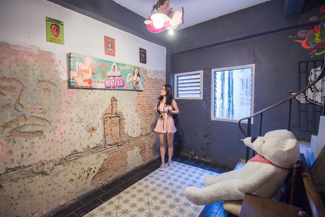 The Sleepless Boutique Hostel Bangkok Exterior foto