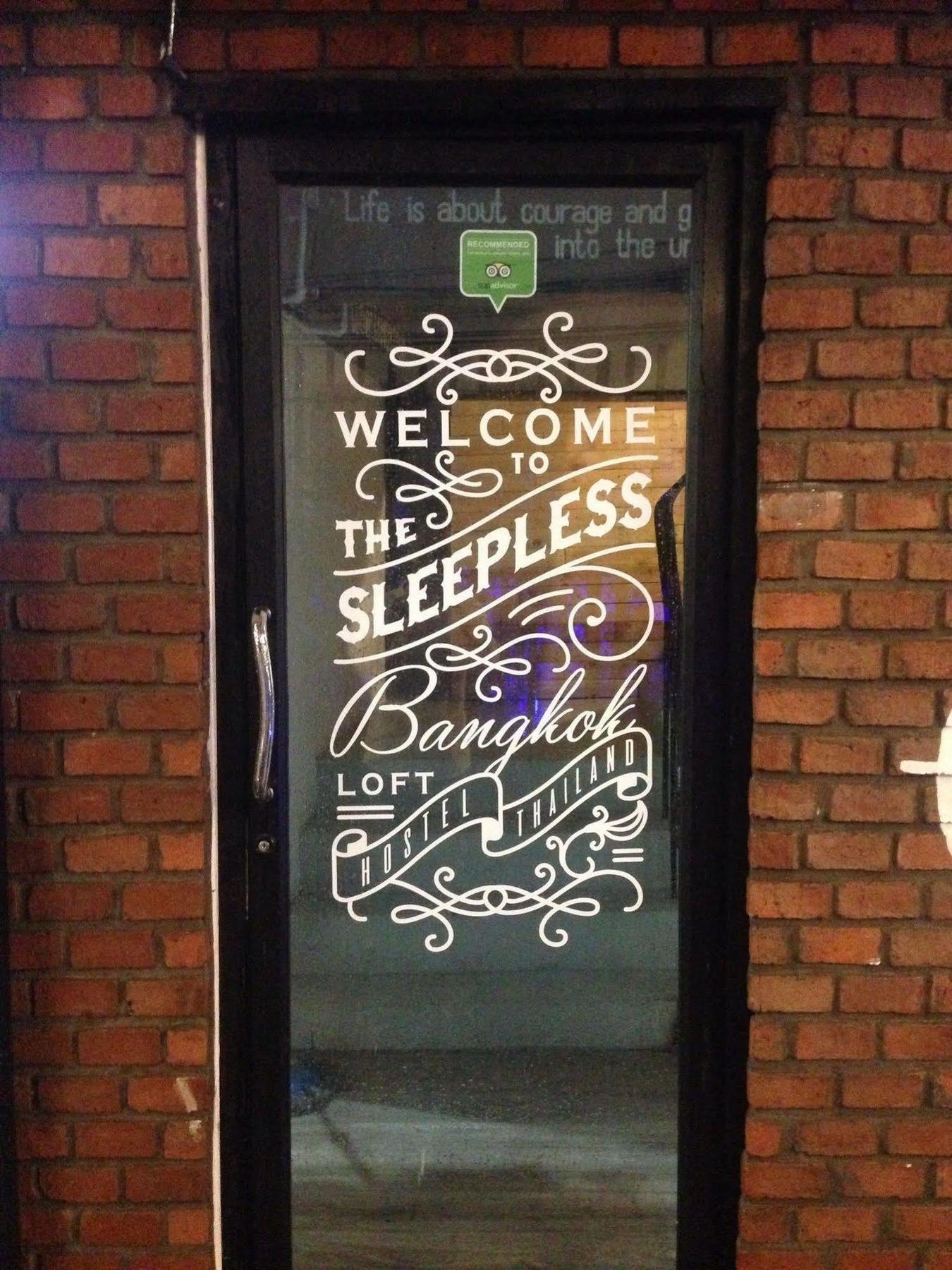 The Sleepless Boutique Hostel Bangkok Exterior foto