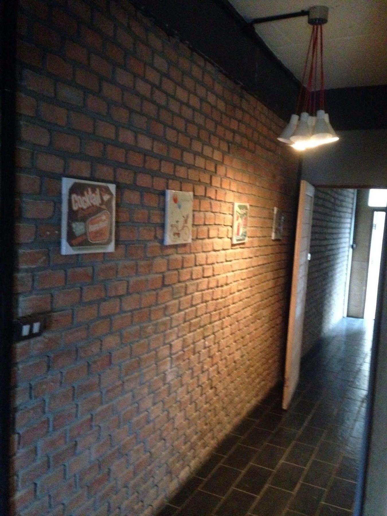 The Sleepless Boutique Hostel Bangkok Exterior foto